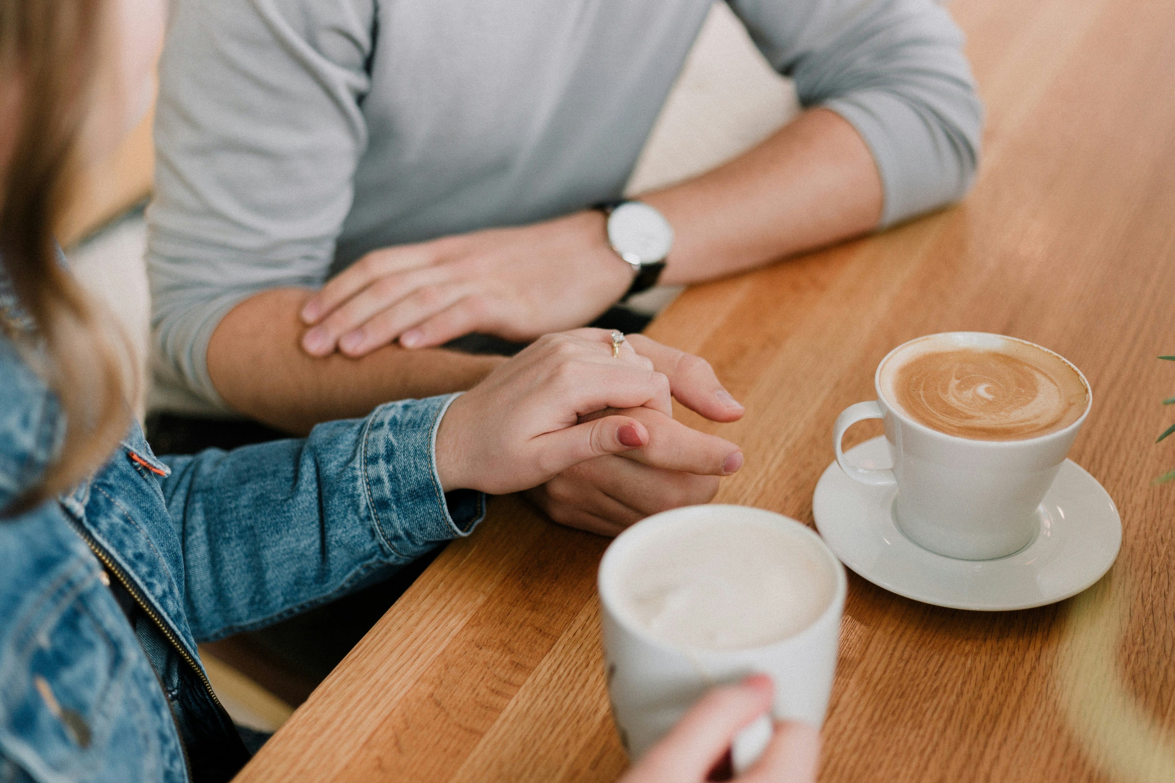 Zo praat je over urineverlies met je partner, arts of familie